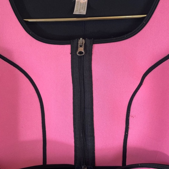 Hot Pink Neoprene Sauna Sweat Zip Up Velcro Top. - Picture 3 of 6